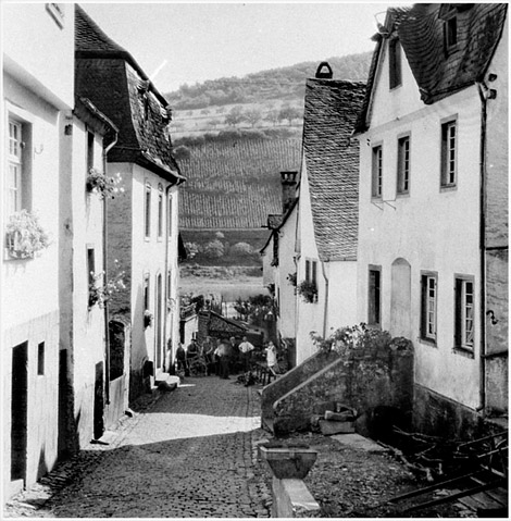 älteres Foto der Kapellenstraße, St. Aldegund