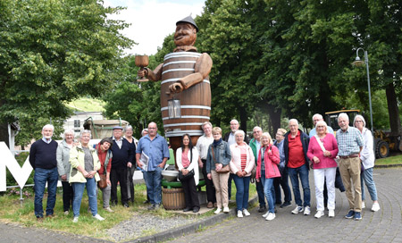 Gruppenfoto vor dem Merler 